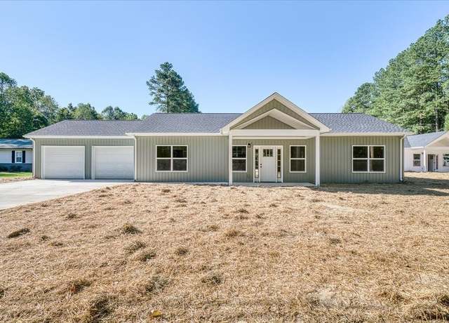 Property at 419 Adams St, Sparta, TN 38583, 3 beds, 2 baths
