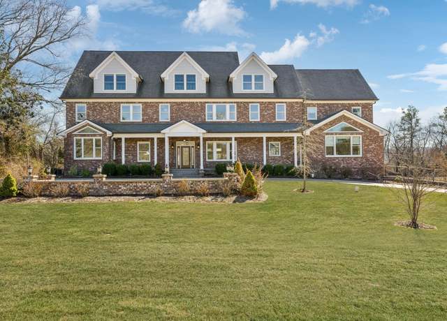 Property at 5111 Meadowlake Rd, Brentwood, TN 37027, 7 beds, 8.5 baths