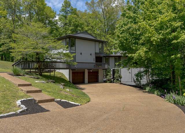 Property at 888 High Point Ridge Rd, Franklin, TN 37069, 4 beds, 2.5 baths