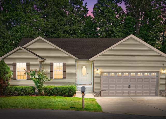 Property at 1314 Hand Dr, Clarksville, TN 37042, 3 beds, 2 baths