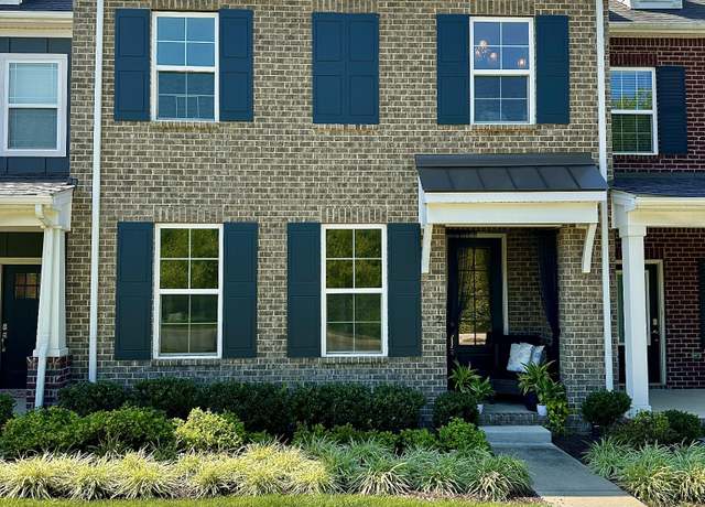 Property at 1727 Old Drakes Creek Rd, Hendersonville, TN 37075, 3 beds, 2.5 baths