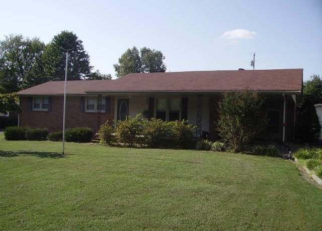 Property at 1433 Cardinal Dr, Lafayette, TN 37083, 3 beds, 2.5 baths