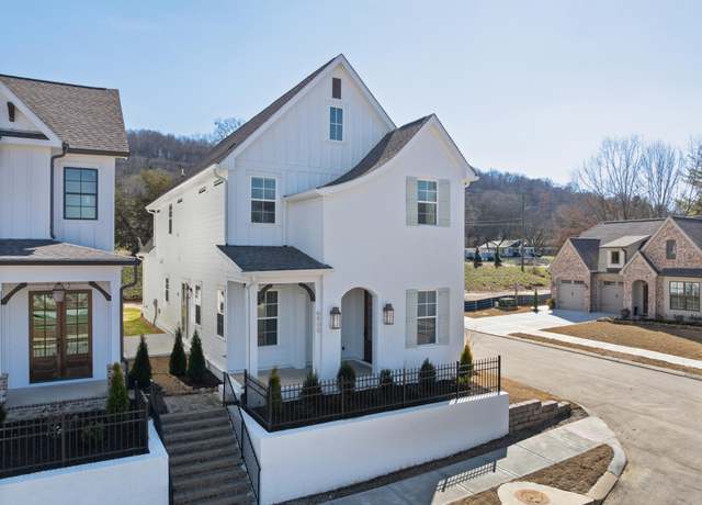 Property at 6800 Barnhouse Ct, Hixson, TN 37343, 3 beds, 2.5 baths