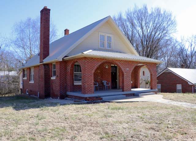 Property at 1201 Grove St, Paris, TN 38242, 4 beds, 1.5 baths