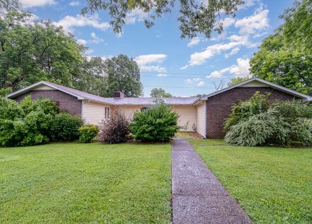 Property at 1700 Wildwood Dr, Shelbyville, TN 37160, 4 beds, 2.5 baths