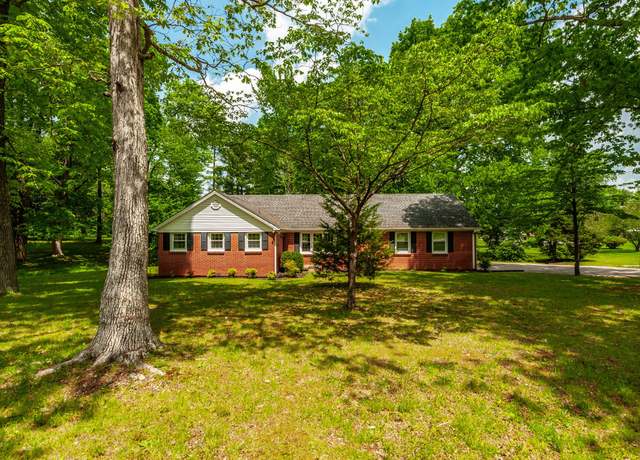 Property at 800 Sylvian Dr, Lafayette, TN 37083, 4 beds, 2 baths