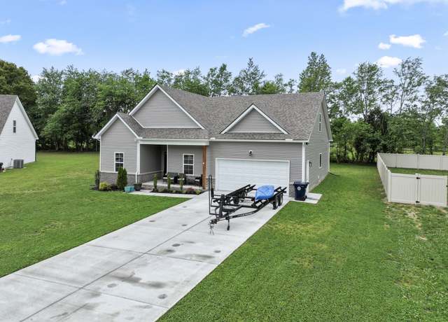 Property at 388 Villa St, Smithville, TN 37166, 3 beds, 2 baths
