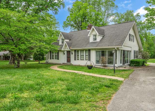 Property at 609 W Main St, Waverly, TN 37185, 4 beds, 2 baths