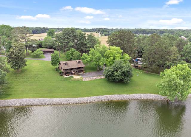 Property at 100 Acree Ln, Estill Springs, TN 37330, 4 beds, 4 baths