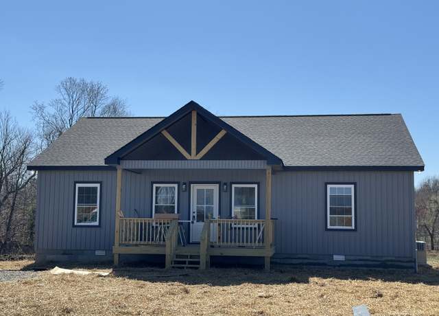 Property at 28 Amos Cir, Lafayette, TN 37083, 3 beds, 2 baths