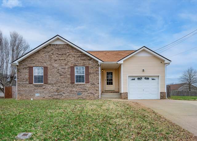 Property at 1325 Meredith Way, Clarksville, TN 37042, 3 beds, 2 baths