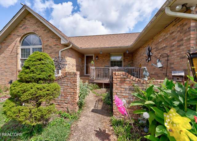 Property at 7936 Hill Rd, Knoxville, TN 37938, 3 beds, 2 baths