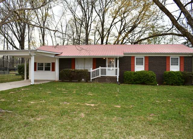 Property at 1012 Lake St, Bolivar, TN 38008, 3 beds, 1 bath