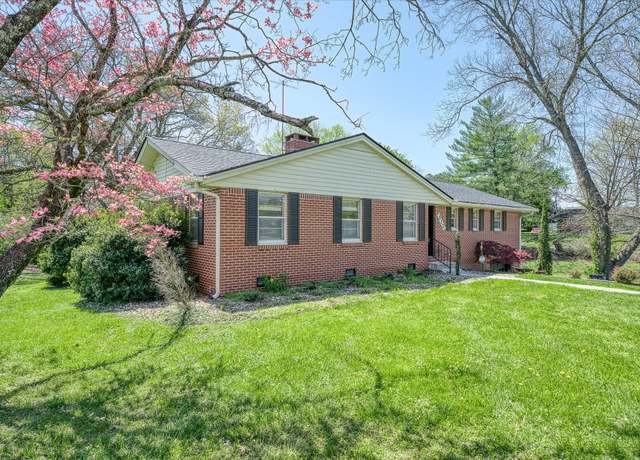 Property at 515 East 4th St, Cookeville, TN 38501, 3 beds, 2 baths