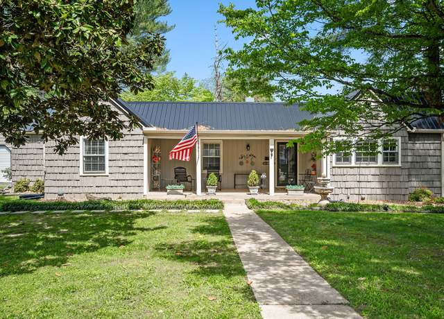 Property at 104 Ben Lomond Dr, Mcminnville, TN 37110, 3 beds, 2 baths