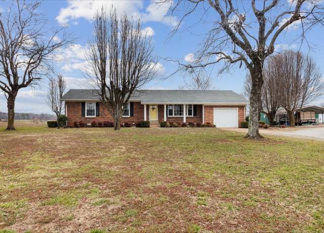 Property at 3830 Waynesboro Hwy, Lawrenceburg, TN 38464, 3 beds, 2 baths