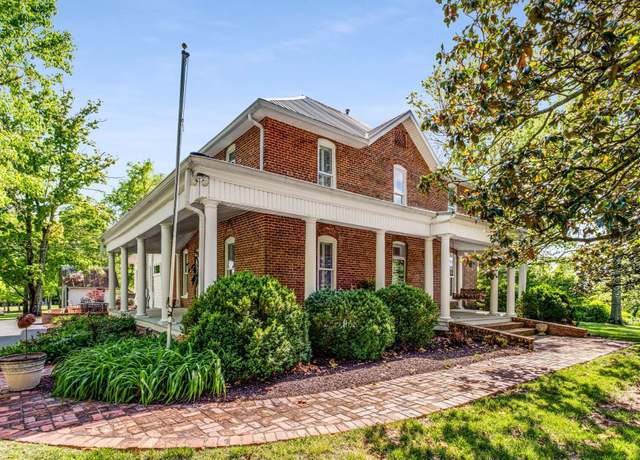 Property at 405 Webb Rd W, Bell Buckle, TN 37020, 4 beds, 3.5 baths