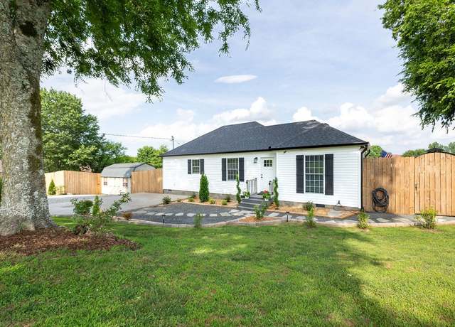 Property at 1534 Richmond Rd, Columbia, TN 38401, 2 beds, 1.5 baths