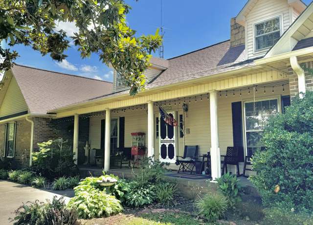 Property at 380 Lanning Rd E, Lawrenceburg, TN 38464, 5 beds, 3.5 baths