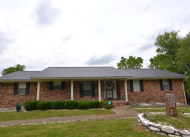 Property at 630 Marietta St, Pulaski, TN 38478, 4 beds, 2.5 baths