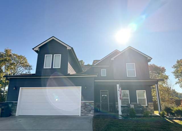 Property at 312 Pinson Ct, Clarksville, TN 37043, 5 beds, 4 baths