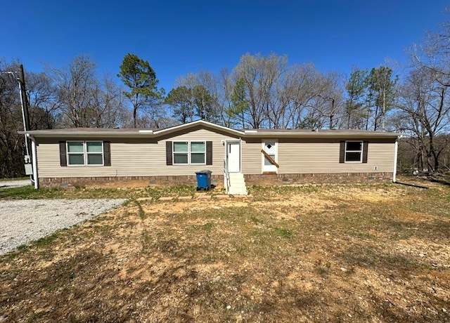 Property at 138 Chestnut Ave, Camden, TN 38320, 4 beds, 2 baths