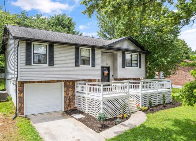 Property at 3123 Valemont Dr, Maryville, TN 37803, 3 beds, 2 baths