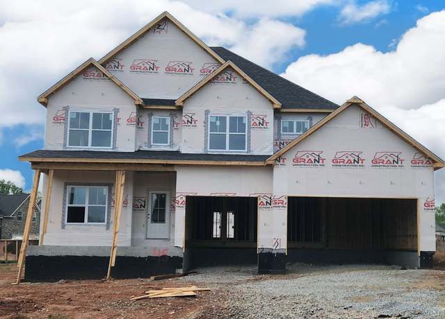 Property at 998 Alton Dr, Clarksville, TN 37043, 4 beds, 2.5 baths
