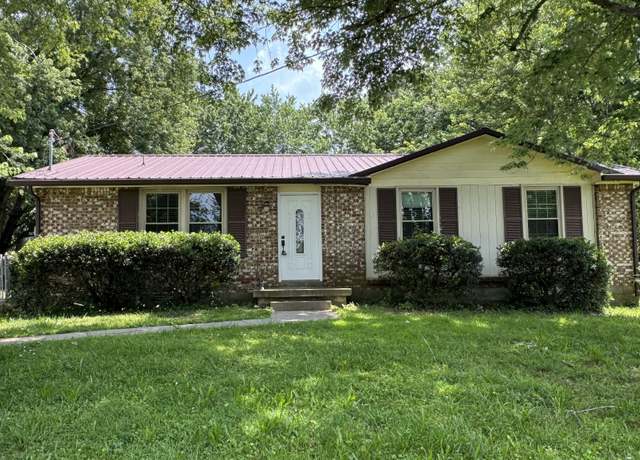 Property at 512 Yvonne Dr, Clarksville, TN 37042, 3 beds, 1.5 baths
