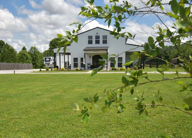 Property at 136 Pepper Rd, Taft, TN 38488, 4 beds, 3.5 baths