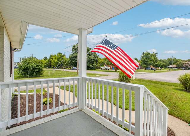 Property at 7127 Corner Dr, Murfreesboro, TN 37129, 3 beds, 2 baths