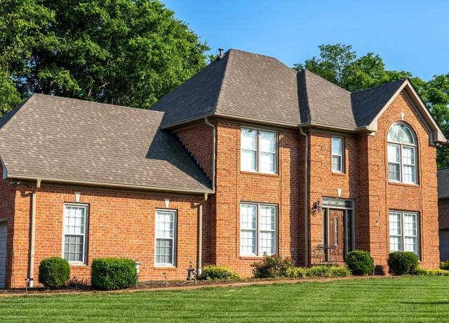 Property at 1000 Creekglen Ct, Hendersonville, TN 37075, 3 beds, 2.5 baths