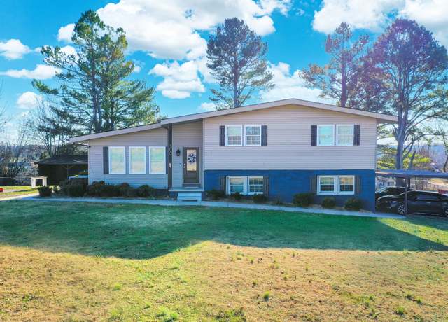 Property at 300 Scenic Dr, Shelbyville, TN 37160, 5 beds, 2.5 baths