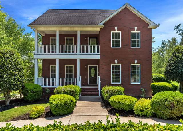 Property at 1012 Carrs Creek Blvd, Greenbrier, TN 37073, 4 beds, 3.5 baths