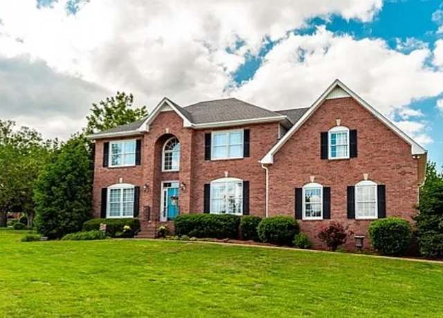 Property at 101 Annas Ct, Hendersonville, TN 37075, 3 beds, 2.5 baths