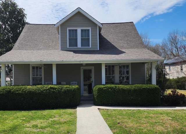 Property at 1385 Mitchell St, Celina, TN 38551, 4 beds, 2 baths