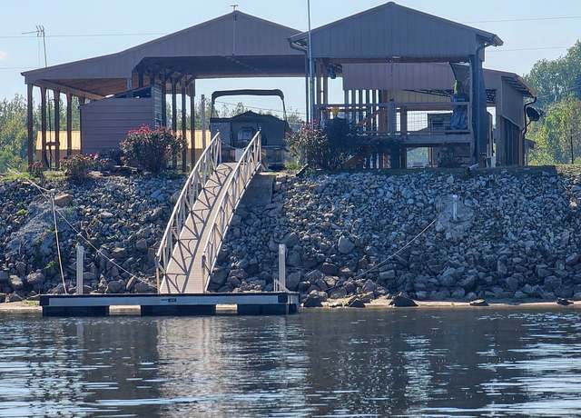 Property at 487 River Front Dr, Clifton, TN 38425
