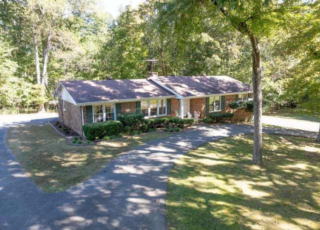 Property at 115 Rae Ln, Burns, TN 37029, 3 beds, 2 baths