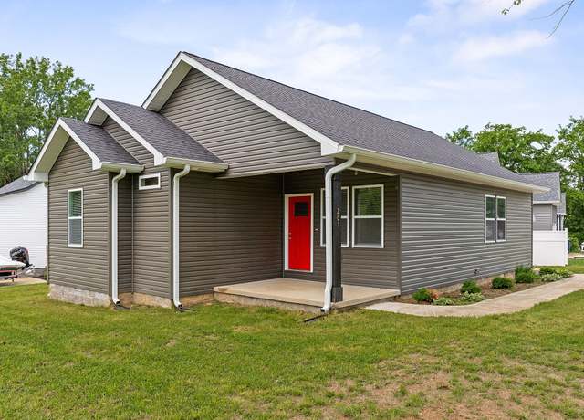 Property at 201 Hayes St, Smithville, TN 37166, 3 beds, 2 baths