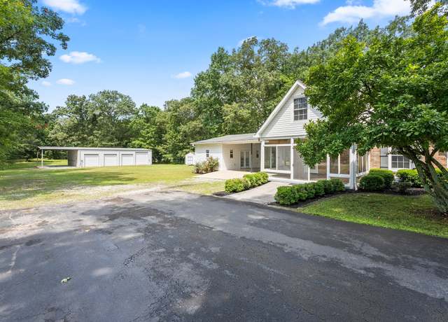 Property at 1746 Harton Blvd, Tullahoma, TN 37388, 3 beds, 2.5 baths