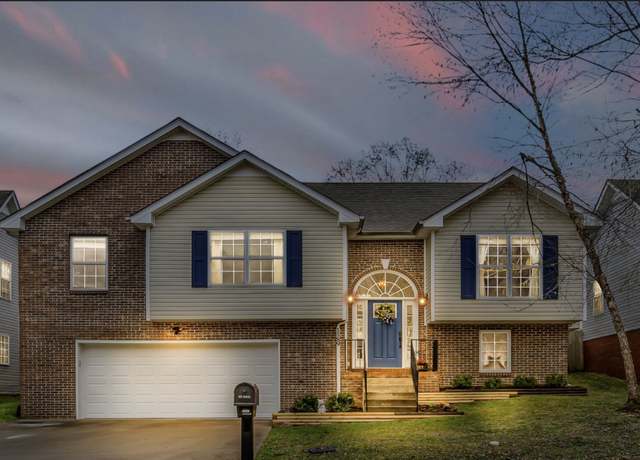Property at 1589 Hedgewood Rd, Clarksville, TN 37042, 4 beds, 3 baths