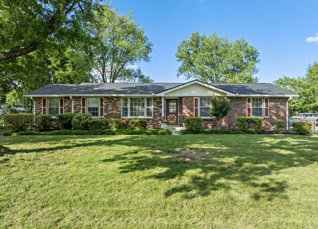 Property at 104 Southburn Dr, Hendersonville, TN 37075, 3 beds, 1.5 baths