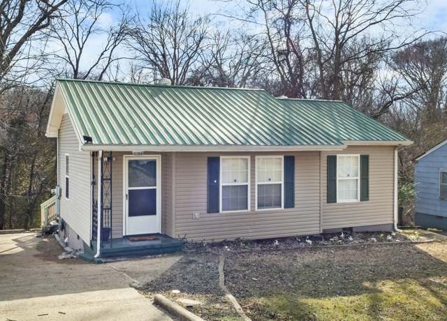 Property at 730 Mcgraw St, Clarksville, TN 37040, 2 beds, 1 bath