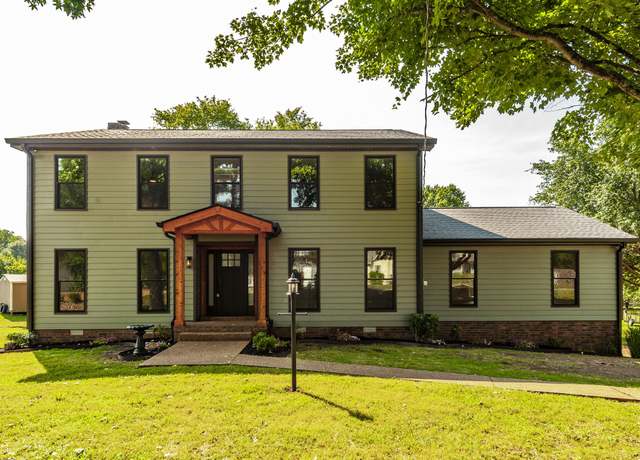 Property at 115 Applewood Valley Dr, Hendersonville, TN 37075, 5 beds, 3.5 baths