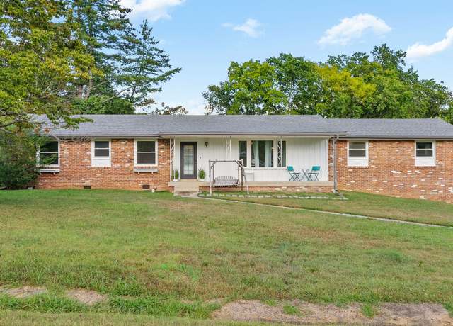 Property at 913 Branch Rd, Clarksville, TN 37043, 3 beds, 2 baths