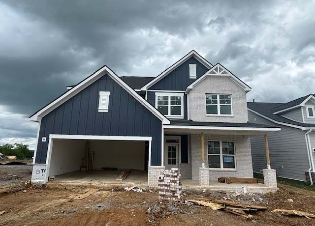 Property at 1102 Callaway Dr, Lebanon, TN 37087, 4 beds, 2 baths