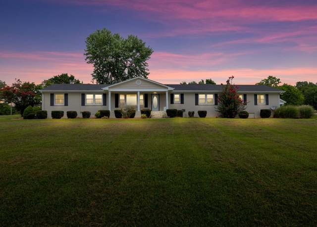 Property at 1666 Fayetteville Hwy, Lewisburg, TN 37091, 4 beds, 3 baths