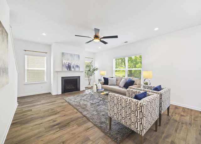 Property at 219 Stonewall Dr, Columbia, TN 38401, 4 beds, 2.5 baths