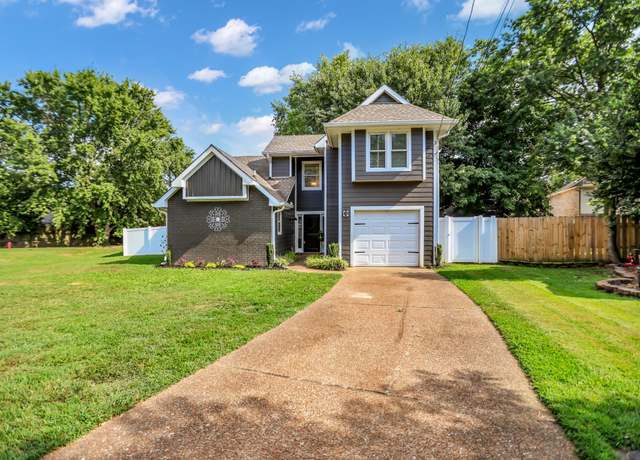 Property at 109 Agee Ct, Hendersonville, TN 37075, 3 beds, 2.5 baths