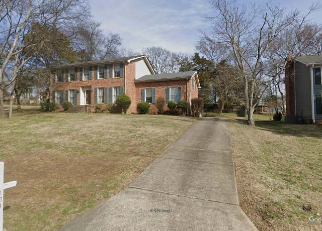Property at 134 Ervin Dr, Hendersonville, TN 37075, 4 beds, 2.5 baths